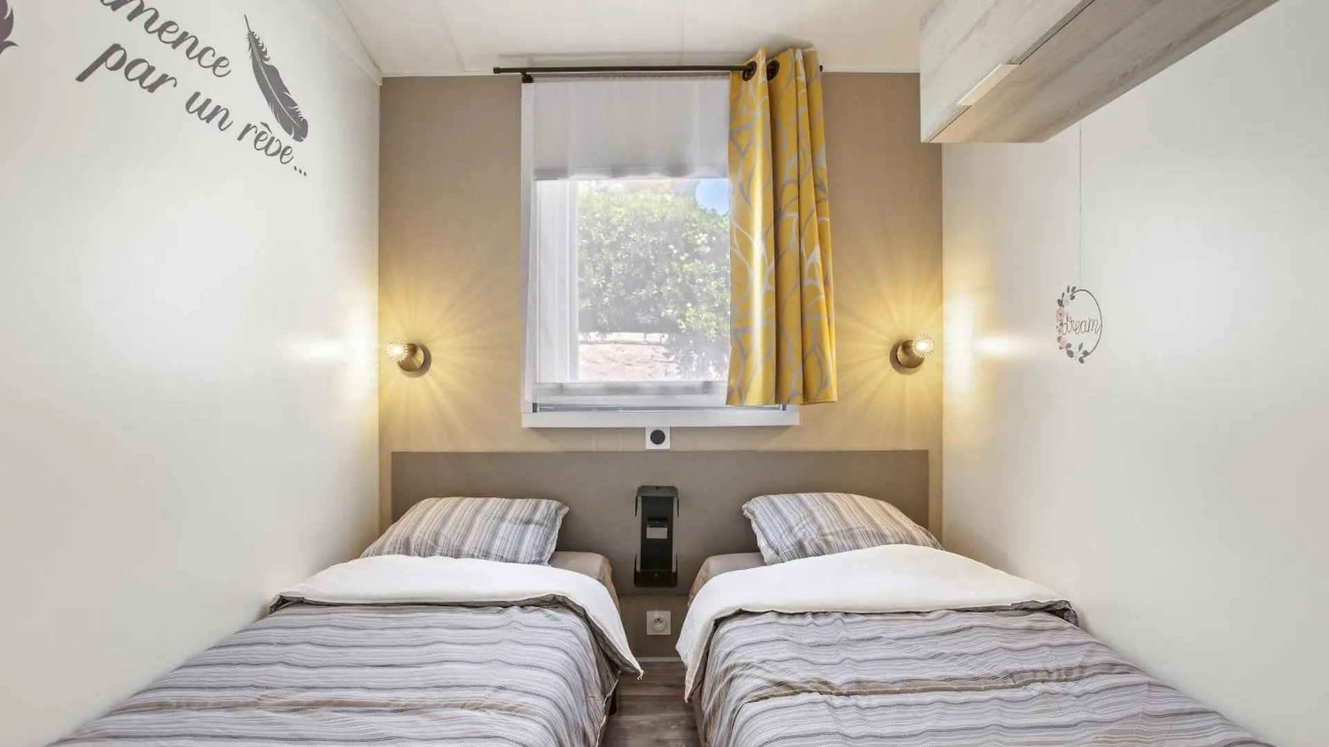 Holiday home Bungalow V Hugo Vue Mer Terassa Saint-Raphael  France