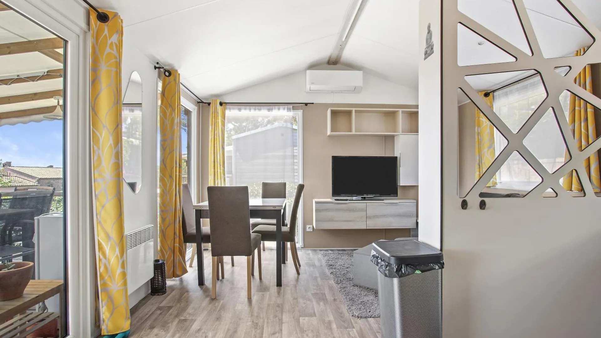Holiday home Bungalow V Hugo Vue Mer Terassa Saint-Raphael