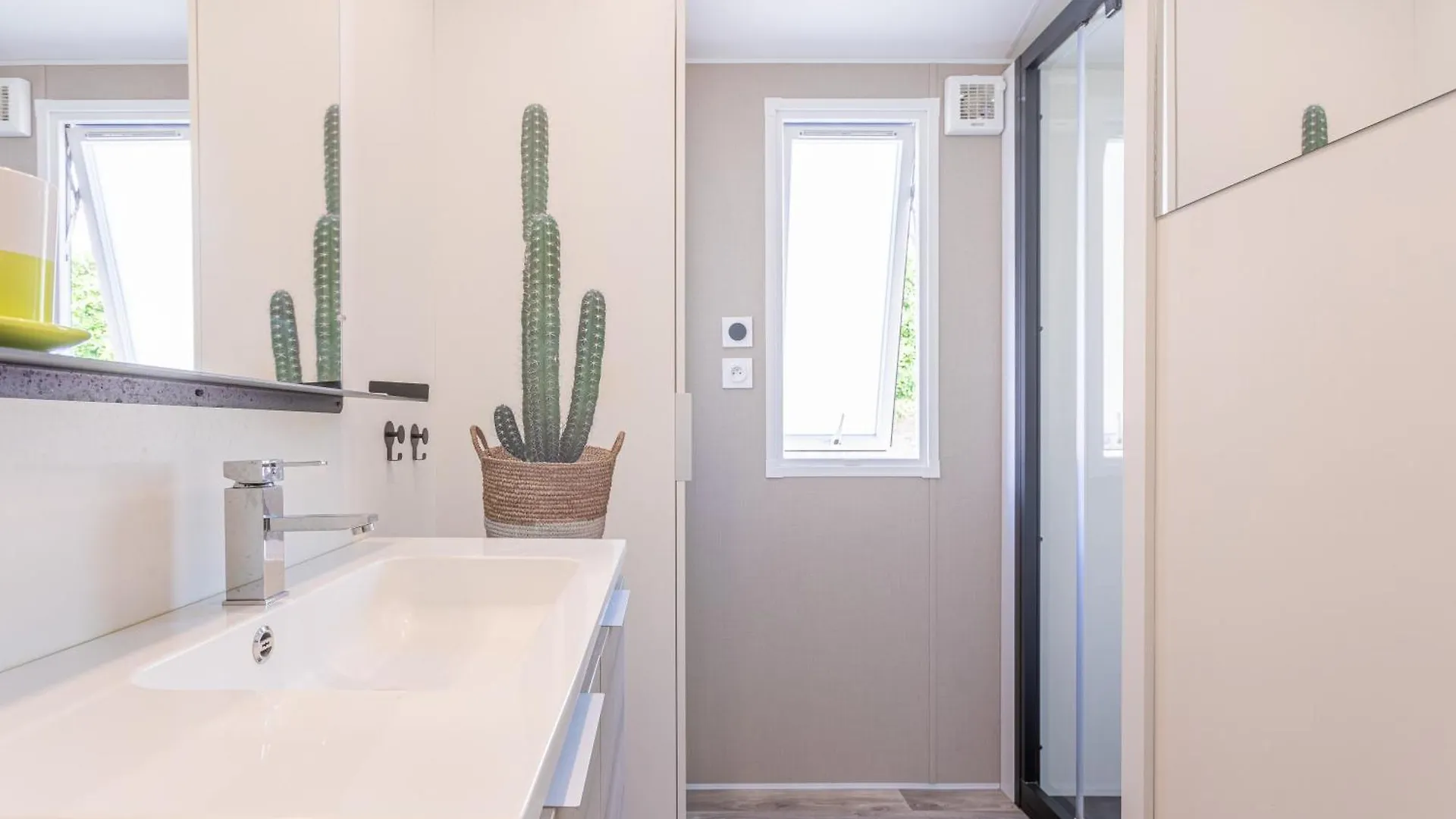 Holiday home Bungalow V Hugo Vue Mer Terassa Saint-Raphael